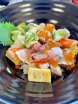 彩り豊かな具材が乗った海鮮丼 海鮮丼,丼,海鮮の写真素材