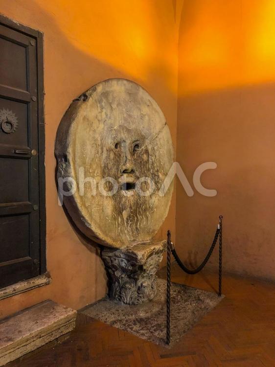 イタリア　ローマ　真実の口 イタリア,ローマ,真実の口の写真素材