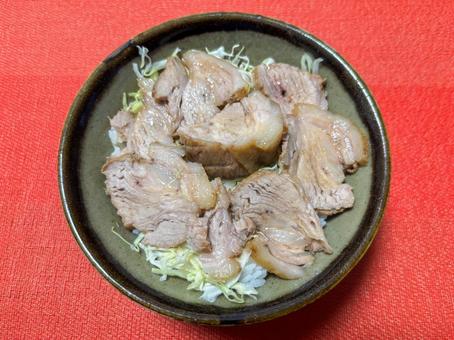 Photo, chow meal on rice, pork cutlet on rice, forging, 