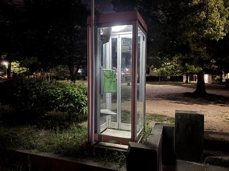 夜の電話ボックス 夜の電話ボックスの写真
