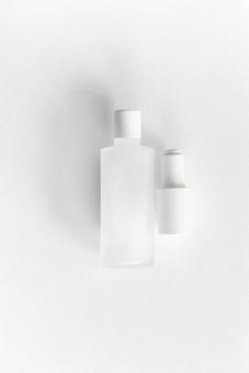ガラス製ボトルとプラスチック製ドロッパーボトル ガラス製ボトルとプラスチック製ドロッパーボトル モックアップ,物撮り,化粧品の写真素材