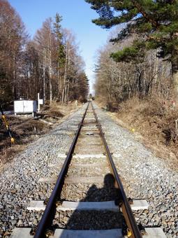 秋の線路 線路,旅,影の写真素材