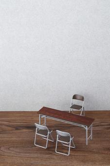 面接　相談　三者面談 長机,椅子,面接の写真素材