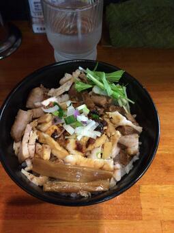 チャーシュー丼 チャーシュー丼,チャーシュー,丼の写真素材