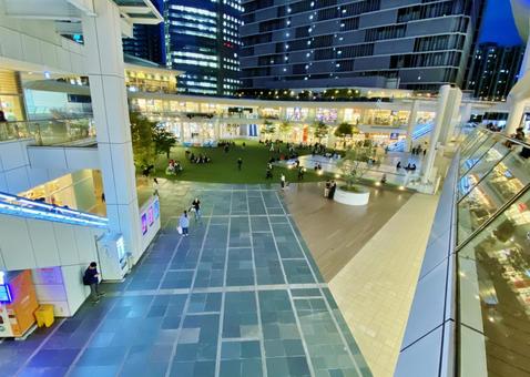 夜のラゾーナ川崎 夜のラゾーナ川崎 川崎市,川崎駅,ラゾーナの写真素材