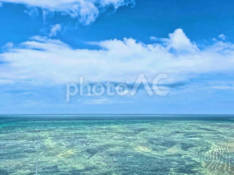 海素材＿澄んだ海と地平線 リラックス,快晴,風景の写真素材