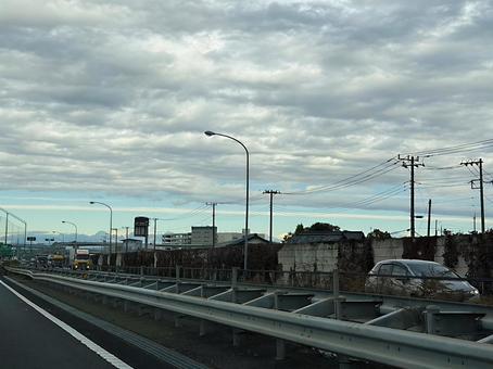 通勤　曇り空 曇り空,灰色,風景の写真素材