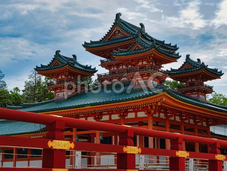 白虎楼と本龍尾壇 平安神宮,重要文化財,本龍尾壇の写真素材