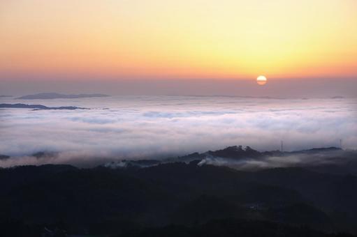 日の出と雲海 日の出と雲海の写真