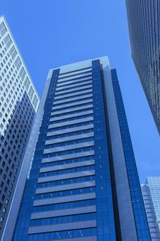 高層ビル オフィス街 高層ビル オフィス街 ビル,ビジネス,仕事の写真素材