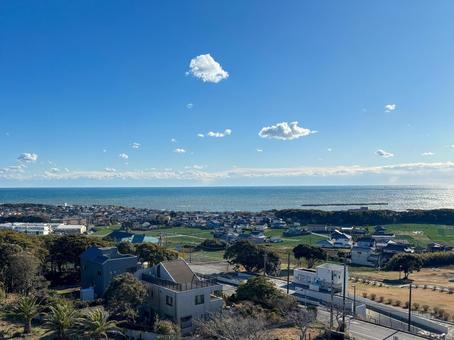 海沿いの町並み 海,大海原,水平線の写真素材