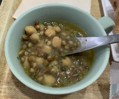 豆スープ 豆スープ,豆,たっぷりの写真素材