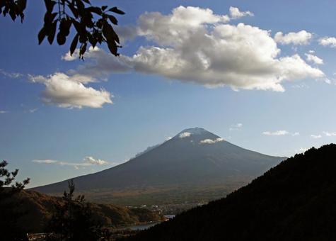 青空に堂々たる富士山 屋外,山,木の写真素材