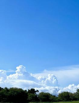 そろそろ夏かな 雲,青空,そらの写真素材
