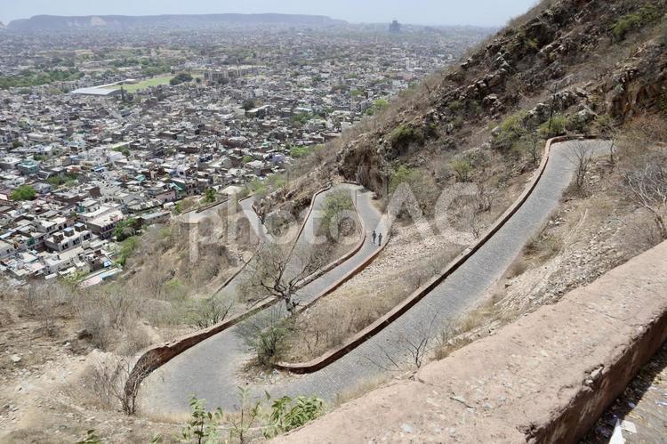 インド　ジャイプル　城砦の山道 海外,インド,旅行の写真素材