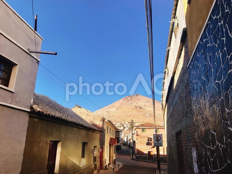 ボリビア、ポトシの銀山と街並み 海外,南米,ラテンアメリカの写真素材