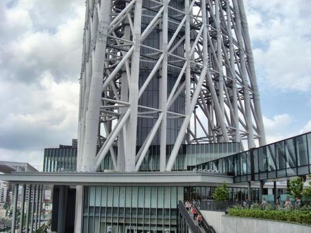 スカイツリーの骨組み-11 東京スカイツリー,鉄骨,骨格の写真素材