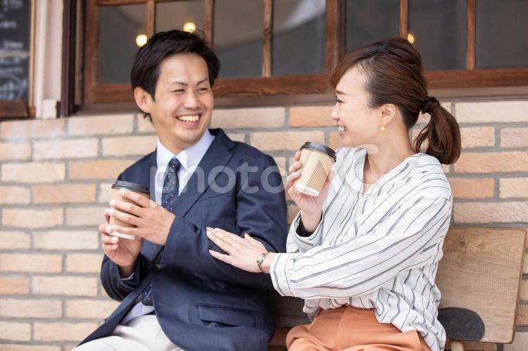 カジュアルビジネスの会社員 仲良し,楽しい,休憩の写真素材