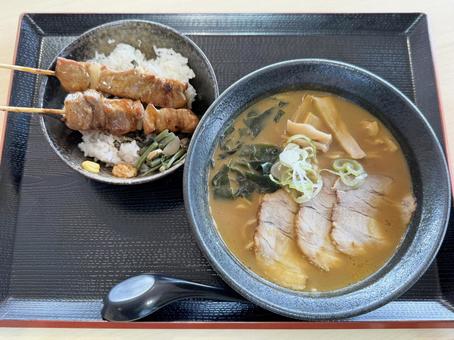 カレーラーメン＋やきとり丼 カレーラーメン,室蘭カレーラーメン,らーめんの写真素材