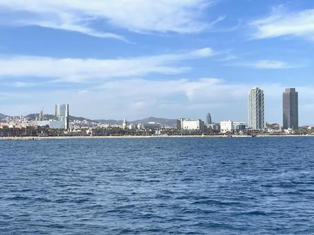 観光船から見たバルセロネータの写真