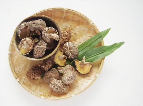 干し椎茸 乾物 笊 どんこ椎茸 干し椎茸 乾物 笊 どんこ椎茸 椎茸,乾物,乾燥の写真素材
