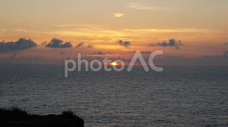 夕焼けの海 海,夕方,夕日の写真素材