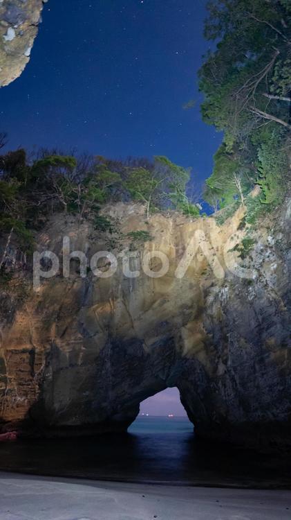 海へと続く星夜世界 海,星夜,夜空の写真素材