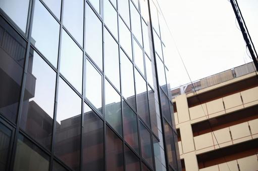 高層マンションのガラス 商業地,タワーマンション,住宅街の写真素材