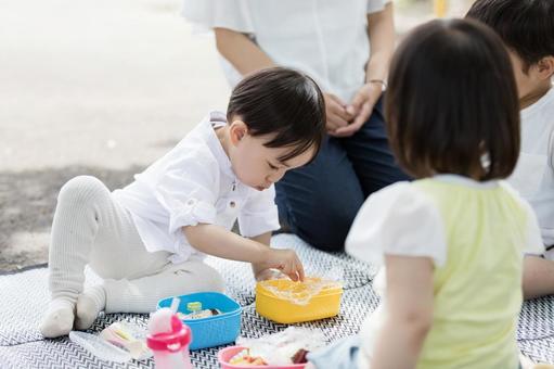 ママ友 母親 育児 ママ友 母親 育児 ママ友,公園,男性の写真素材