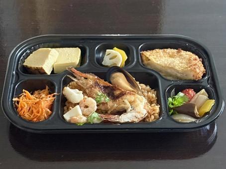 テイクアウトのパエリア弁当 テイクアウトのパエリア弁当の写真