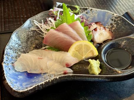 刺身の盛合せ 和食屋,魚,和食の写真素材
