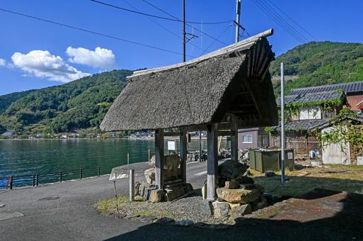 Photo, four-legged door, lakeside village, nagahama, 
