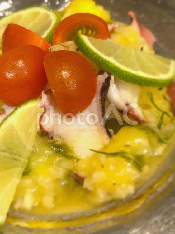 涼しいタコのセビーチェ トマト,サラダ,野菜の写真素材