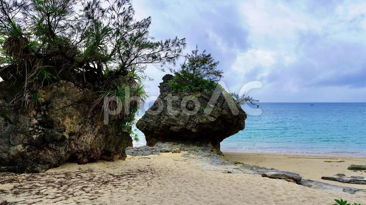 沖縄県うるま市津堅島のトゥマイ浜 トゥマイ浜,海,津堅の写真素材