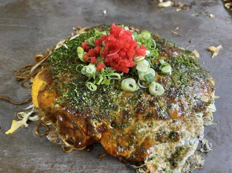 広島焼 広島焼 鉄板,そば,豚肉の写真素材