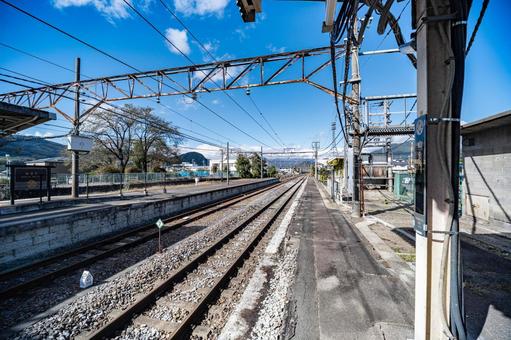 沼田駅から見る線路 線路,交通,駅の写真素材