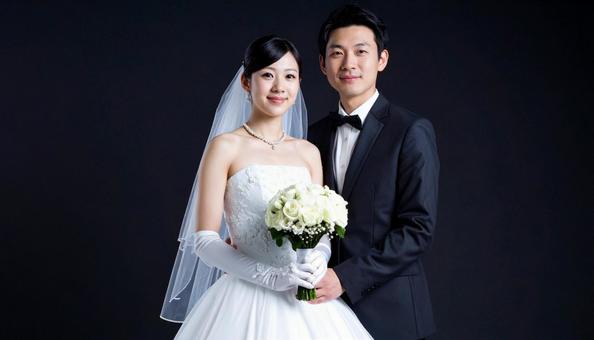 日本人の新郎新婦 ポートレート 日本人の新郎新婦 ポートレートの写真