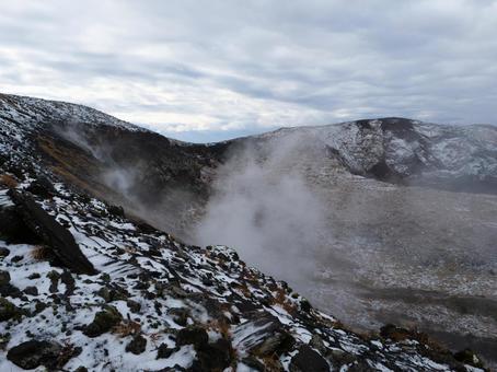 三原山 お鉢巡り 三原山 お鉢巡り 三原山,火山,お鉢巡りの写真素材