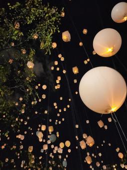 優灯 優灯 灯り,灯籠,夜の写真素材
