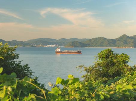 田舎の風景 船隠し公園,因島,石田造船所の写真素材