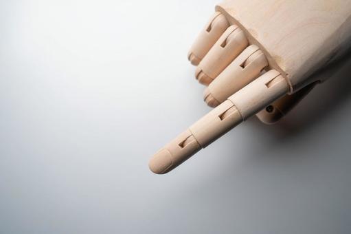 木製マネキンの指先アップ 指さし,木製手,マネキンハンドの写真素材