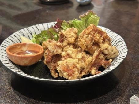 ジューシー鶏の唐揚げ盛り合わせ ジューシー鶏の唐揚げ盛り合わせ 鶏の唐揚げ,鶏肉料理,居酒屋メニューの写真素材