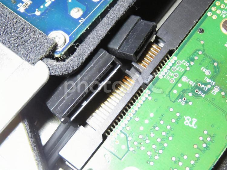 故障したパソコンの分解途中その３ 機械,コンピュータ,内部の写真素材