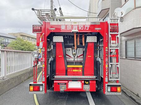 消防車2025:北新宿の火事に緊急出動 消防車2025:北新宿の火事に緊急出動 火事,火災,消防車の写真素材