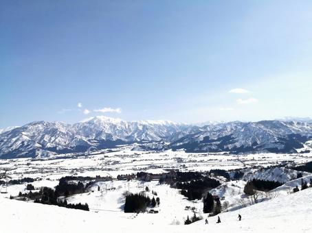 冬のスキー場と雪山 冬のスキー場と雪山 冬,2月,スキーの写真素材