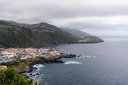 サンジョルジ島の街並み 島,サンジョルジ島,アゾーレス諸島の写真素材