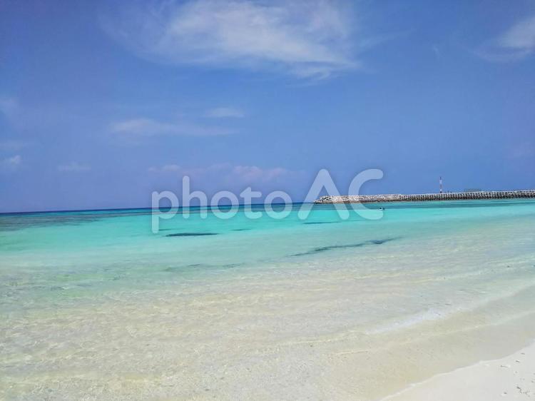 透明な海と防波堤 波照間島,海,透明度の写真素材