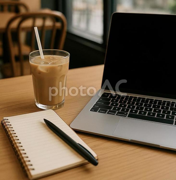 カフェでの作業風景 カフェ,作業,作業風景の写真素材