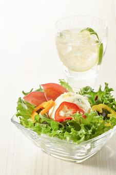 ポテトサラダ ポテトサラダ ポテトサラダ,惣菜,カットトマトの写真素材