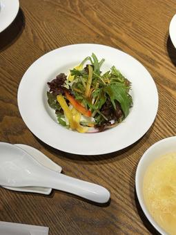 生活を時間を彩る、至福のランチ 生活を時間を彩る、至福のランチ サラダ,ランチ,カフェの写真素材